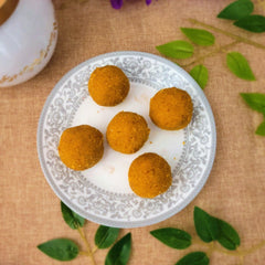 Besan Churma Laddu -500gm available online at SweeDesi
