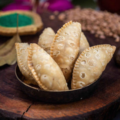 Dry Mewa Gujiya - 7-8Pc - SweeDesi