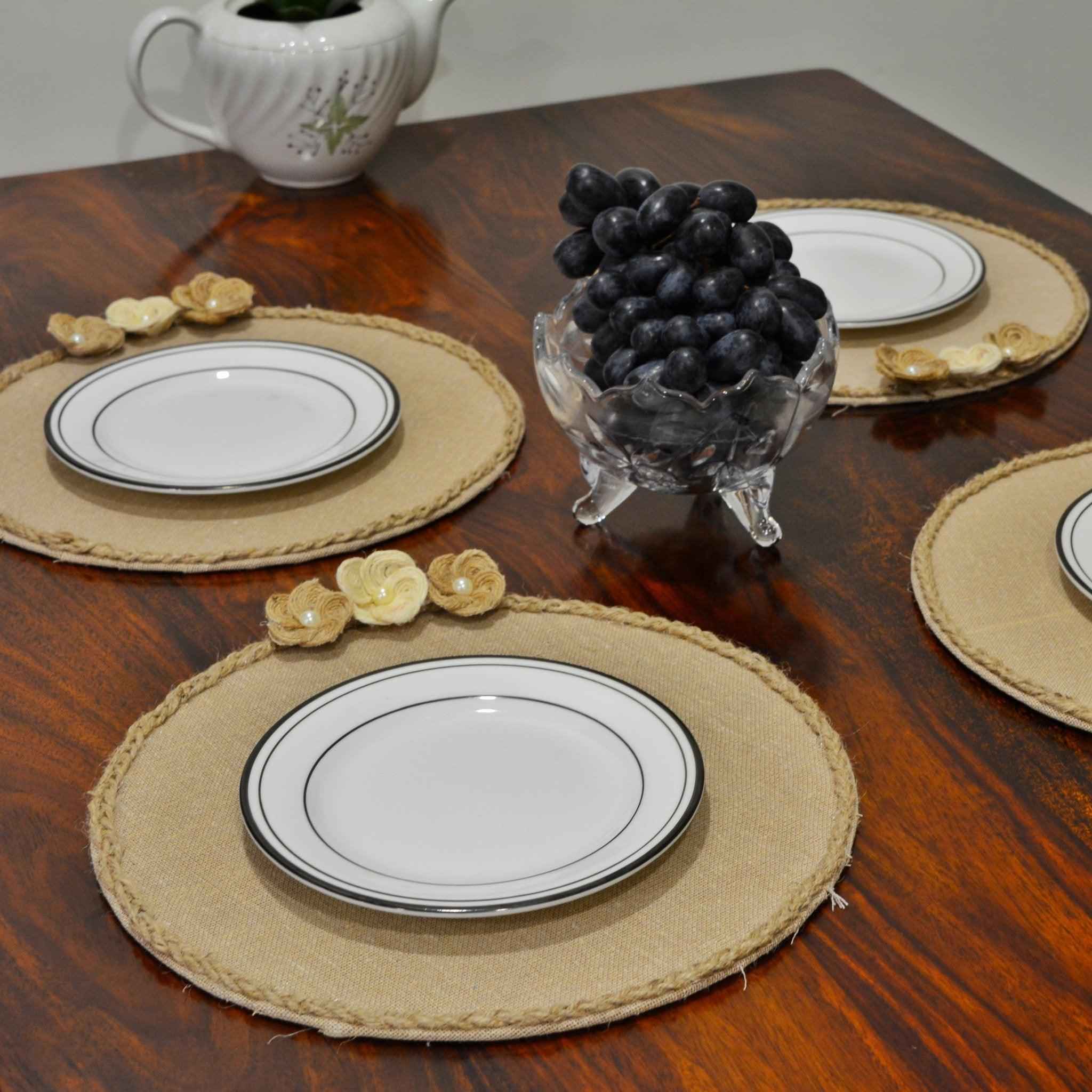 Jute Table Placement
