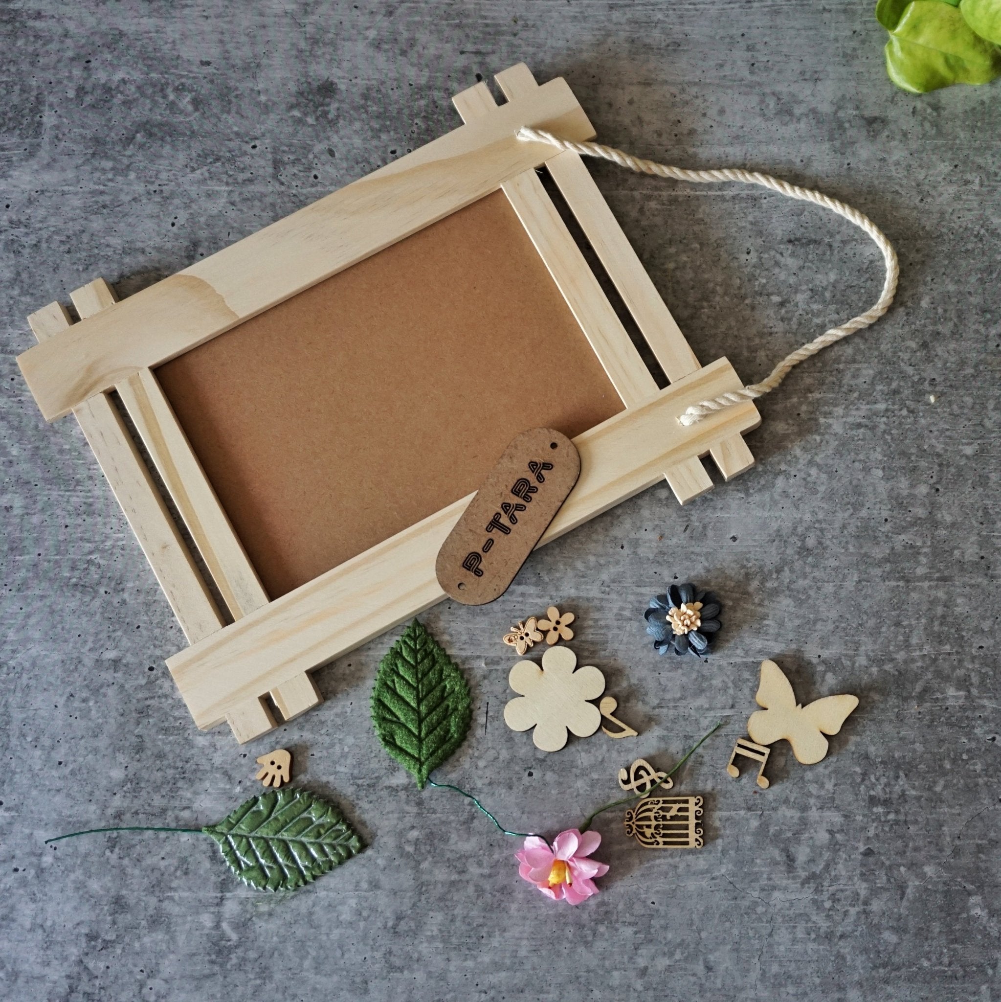 DIY Photo Frame - SweeDesi