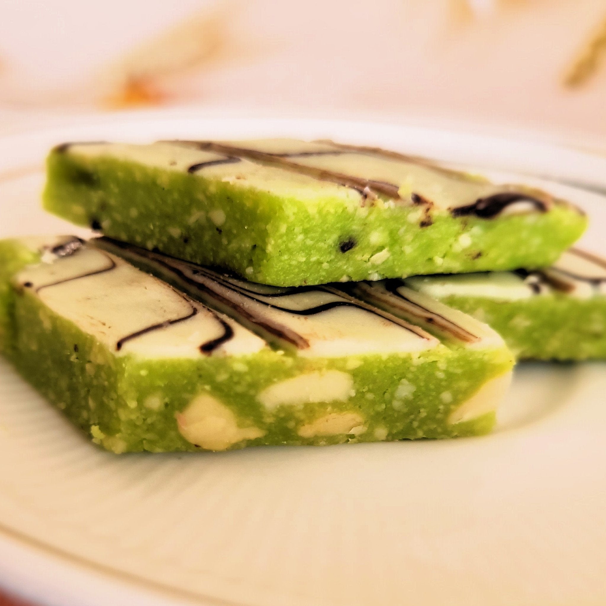 Kiwi Kaju Katli - 400gm - SweeDesi