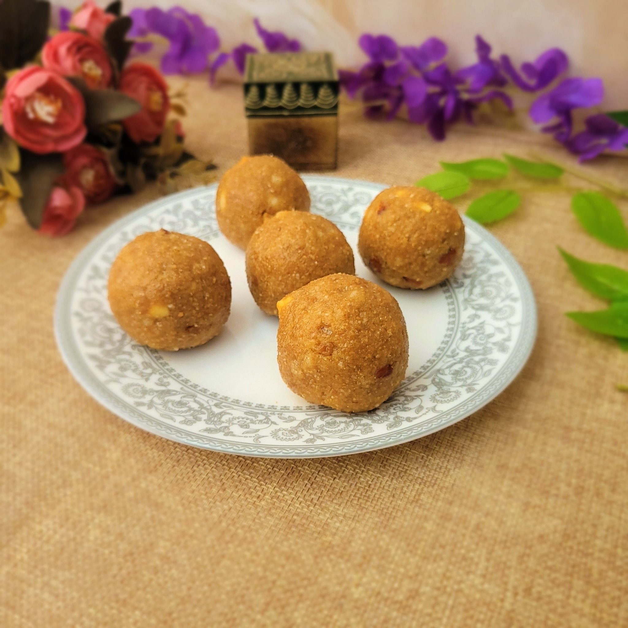 Methi Laddu - SweeDesi