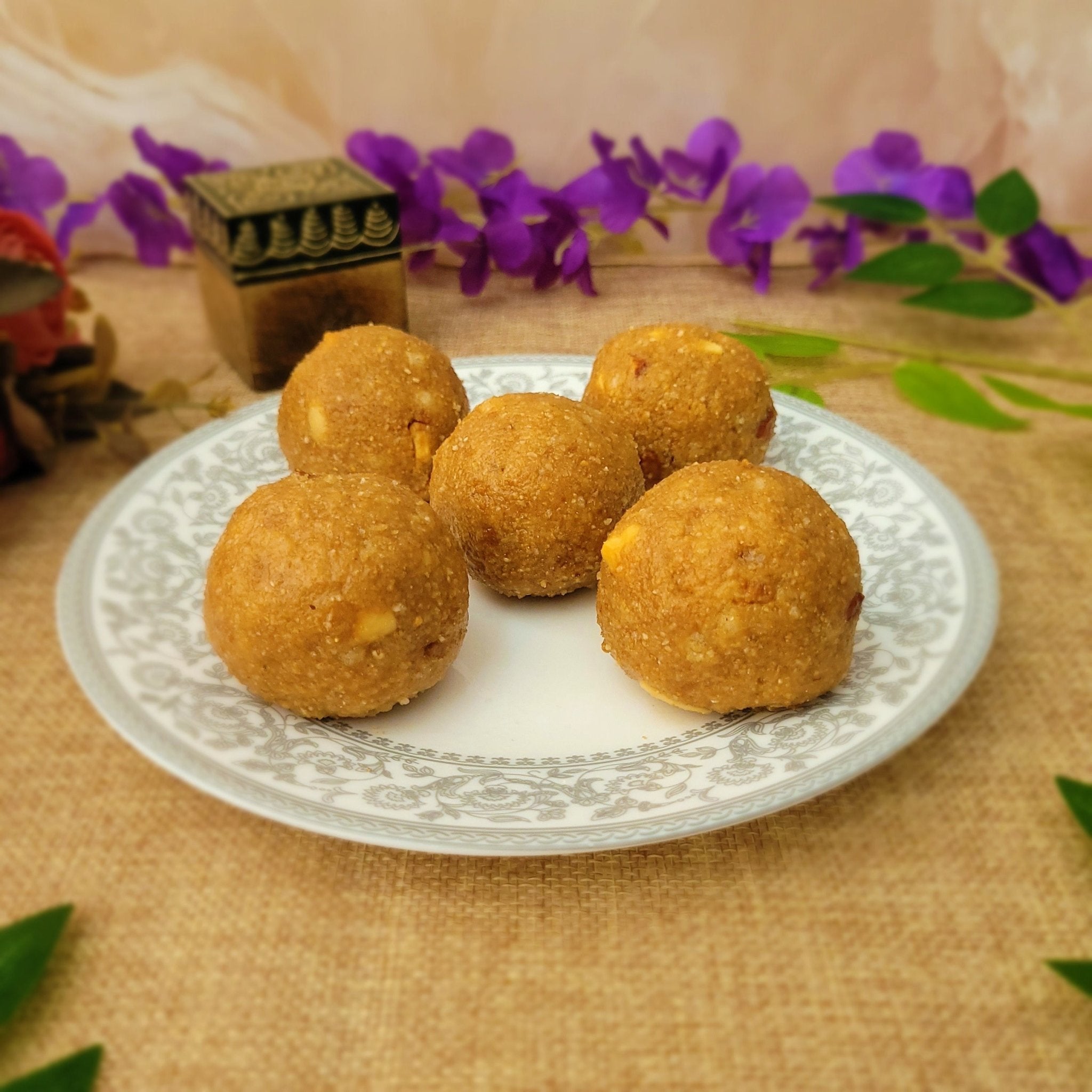 Methi Laddu - SweeDesi